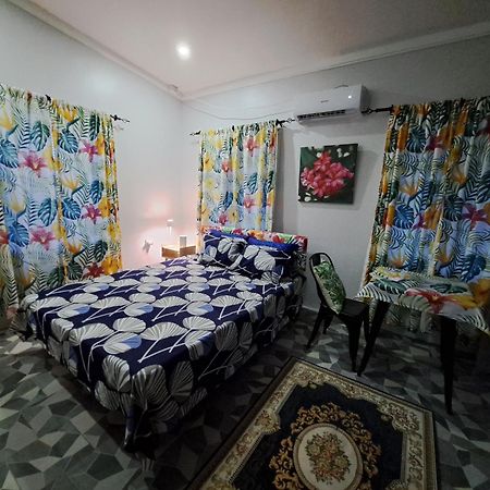 Bed and Breakfast Tropical Almond Haven Сува Экстерьер фото